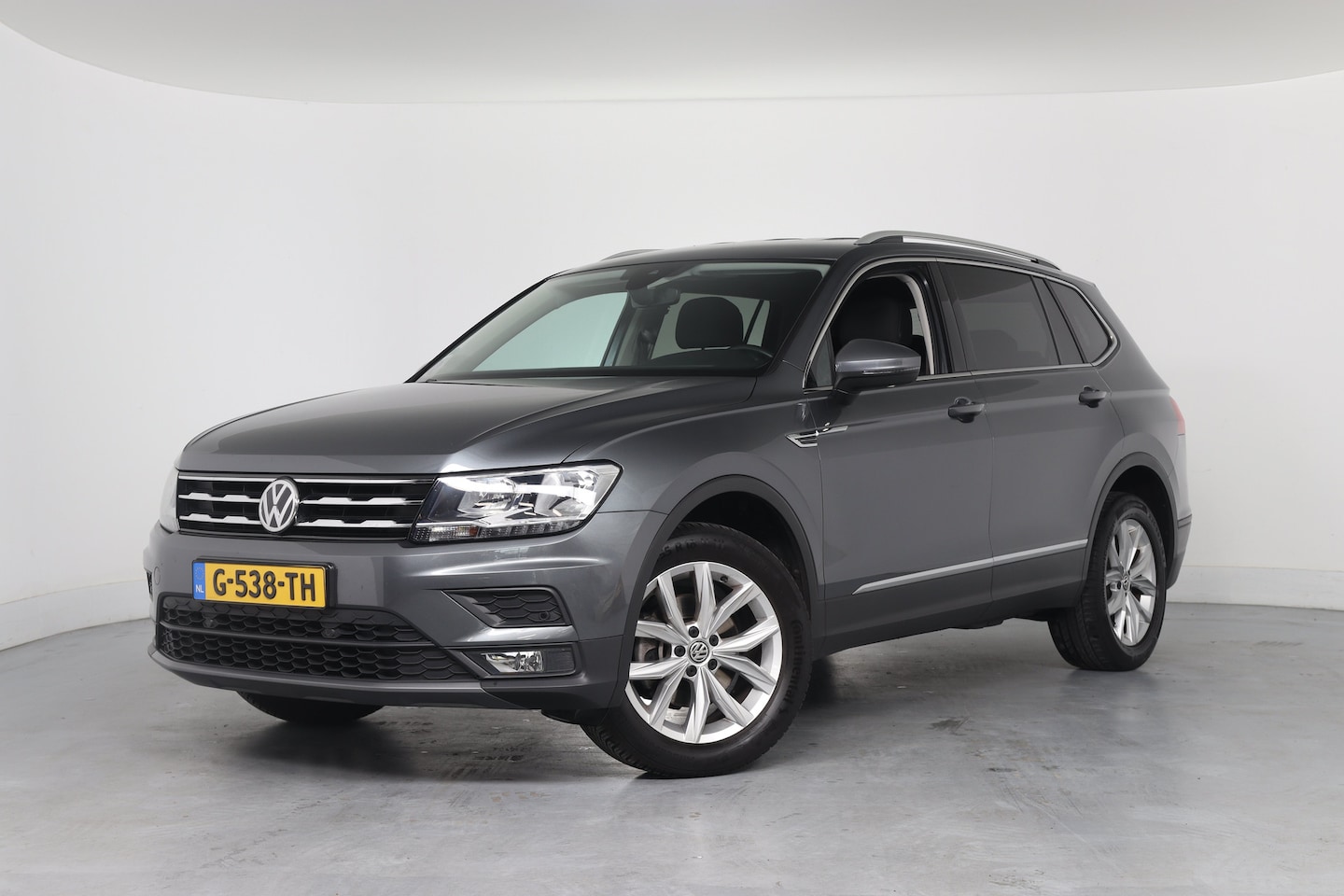 Volkswagen Tiguan Allspace - 1.5 TSI Comfortline Business 7-persoons | Eerste Eigenaar | Trekhaak Elektrisch | Elektris - AutoWereld.nl