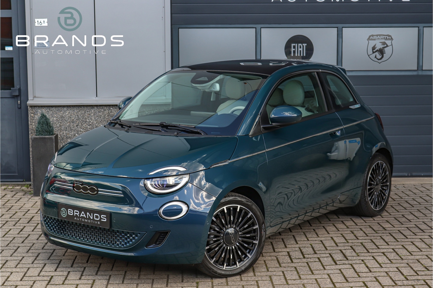 Fiat 500e - La Prima 42 kWh 1e eig Full option 118PK Garantie - AutoWereld.nl