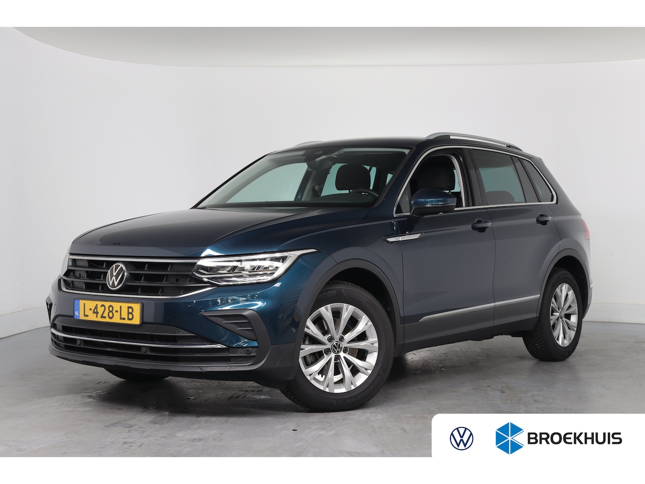 Volkswagen Tiguan - 1.5 TSI Life Business | 1e Eigenaar | Dealer Onderhouden | Stoel-/stuurverwarming | Camera - AutoWereld.nl