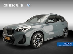 BMW iX1 - xDrive30 | M-Sportpakket | LED | Leder | Navigatie | Panoramadak | Stoelverwarming | DAB |