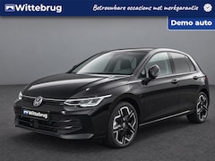 Volkswagen Golf - 1.5 eHybrid 204pk DSG Life Edition / Zwenkbare trekhaak / Dodehoek detectie / Stuur en sto