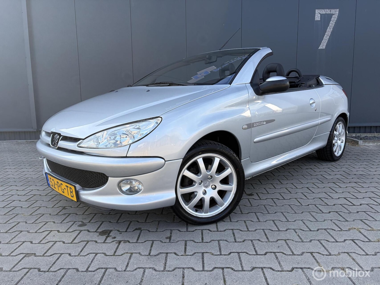 Peugeot 206 CC - 1.6-16V Quiksilver Clima Leer Uniek Youngtimer - AutoWereld.nl