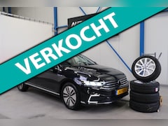 Volkswagen Passat Variant - 1.4 TSI PHEV GTE Business - SOH 99% Cruise, Camera, Camera, Massage stoelen
