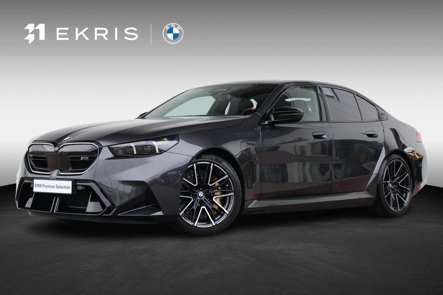 BMW 5-serie - Sedan M5 M-Driverspack / Trekhaak / Panoramadak / Keramische remmen / Boewer & Wilkins / D - AutoWereld.nl
