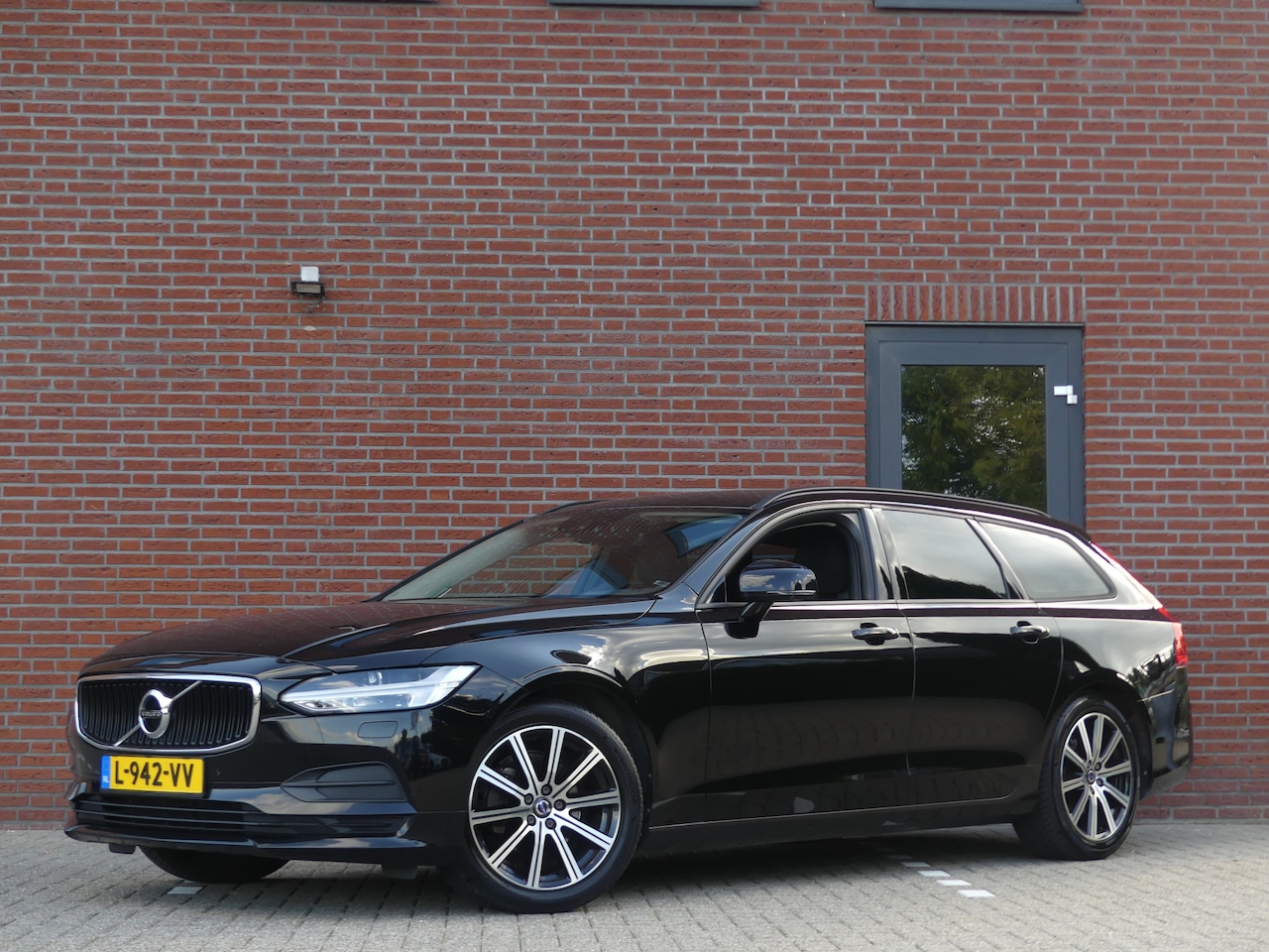 Volvo V90 - 2.0 D3 Momentum 2.0 D3 Momentum - AutoWereld.nl