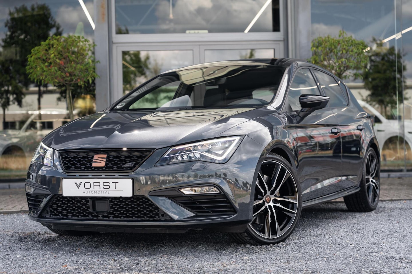 SEAT Leon - 2.0 TSI CUPRA Ultimate Edition Pano Beats Carbon - AutoWereld.nl
