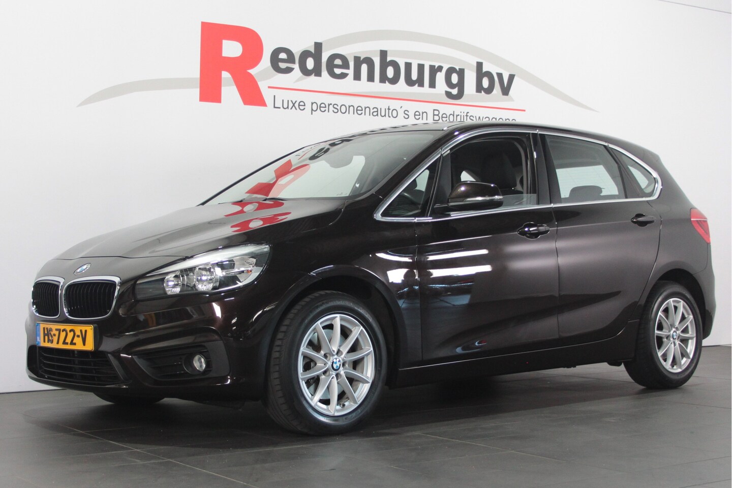 BMW 2-serie Active Tourer - 218i Essential - Navi / Bluetooth / Parksens. achter - AutoWereld.nl