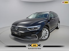 Volkswagen Passat Variant - 1.4 TSI PHEV GTE * AUTOMAAT * Parkeercamera * Massage * Keyless