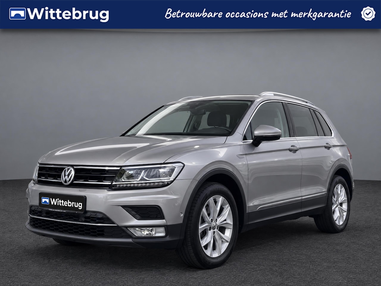 Volkswagen Tiguan - 1.4 TSI ACT Highline / Virtual cockpit / Led / Trekhaak / Alcantara / Navi / DSG HAL - AutoWereld.nl