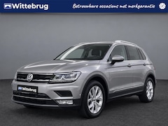 Volkswagen Tiguan - 1.4 TSI ACT Highline / Virtual cockpit / Led / Trekhaak / Alcantara / Navi / DSG HAL