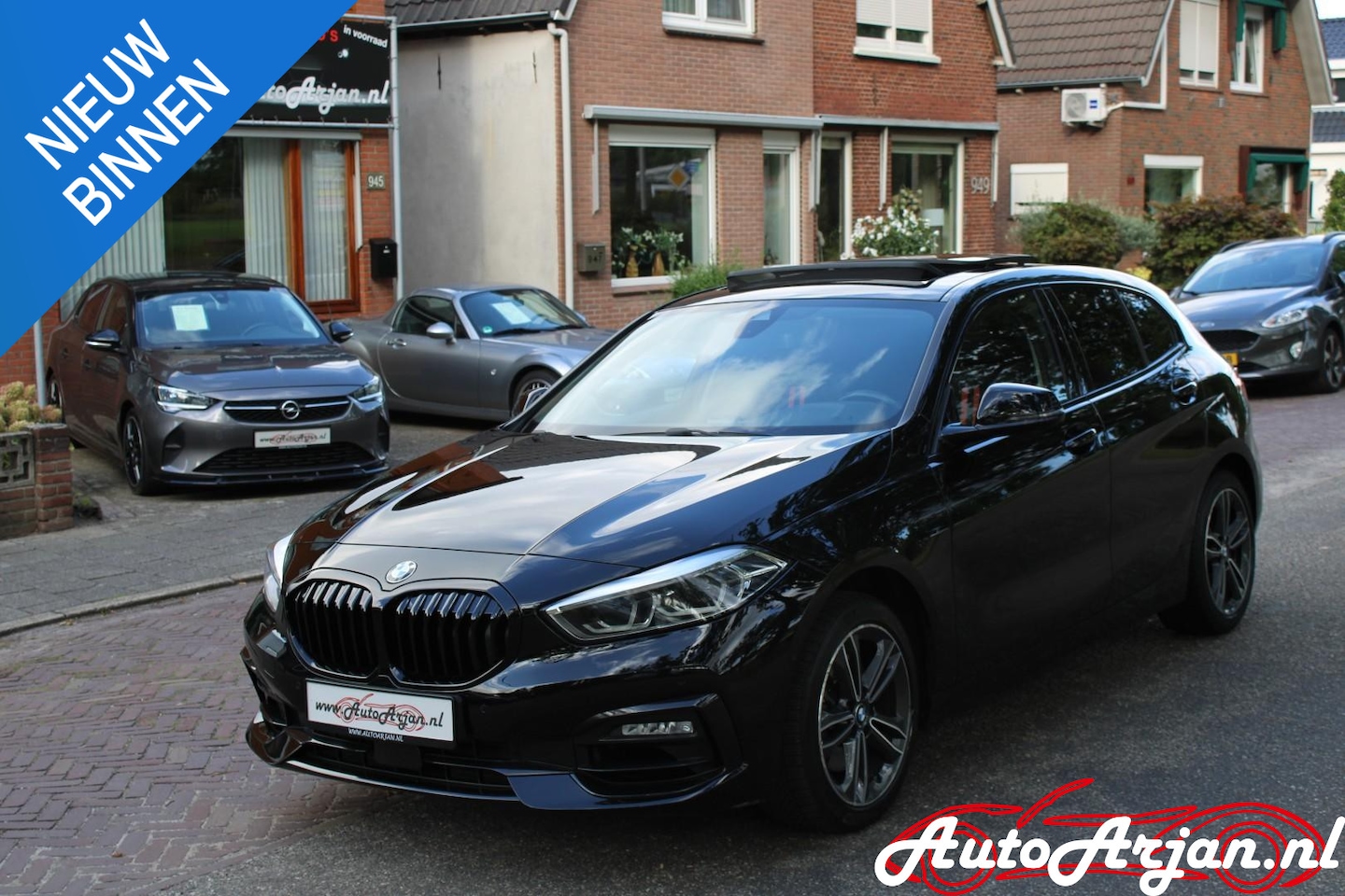 BMW 1-serie - 118i Executive Edition Pano, Aut, Blackline, Applecarplay, Garantie - AutoWereld.nl
