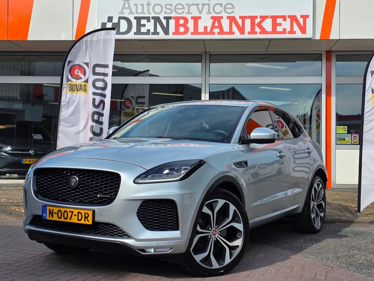 Jaguar E-Pace - 2.0 P250 AWD R-Dynamic S Automaat BJ.2018 / Navi / Leder / Camera / 21"Lmv / Trekhaak !! - AutoWereld.nl