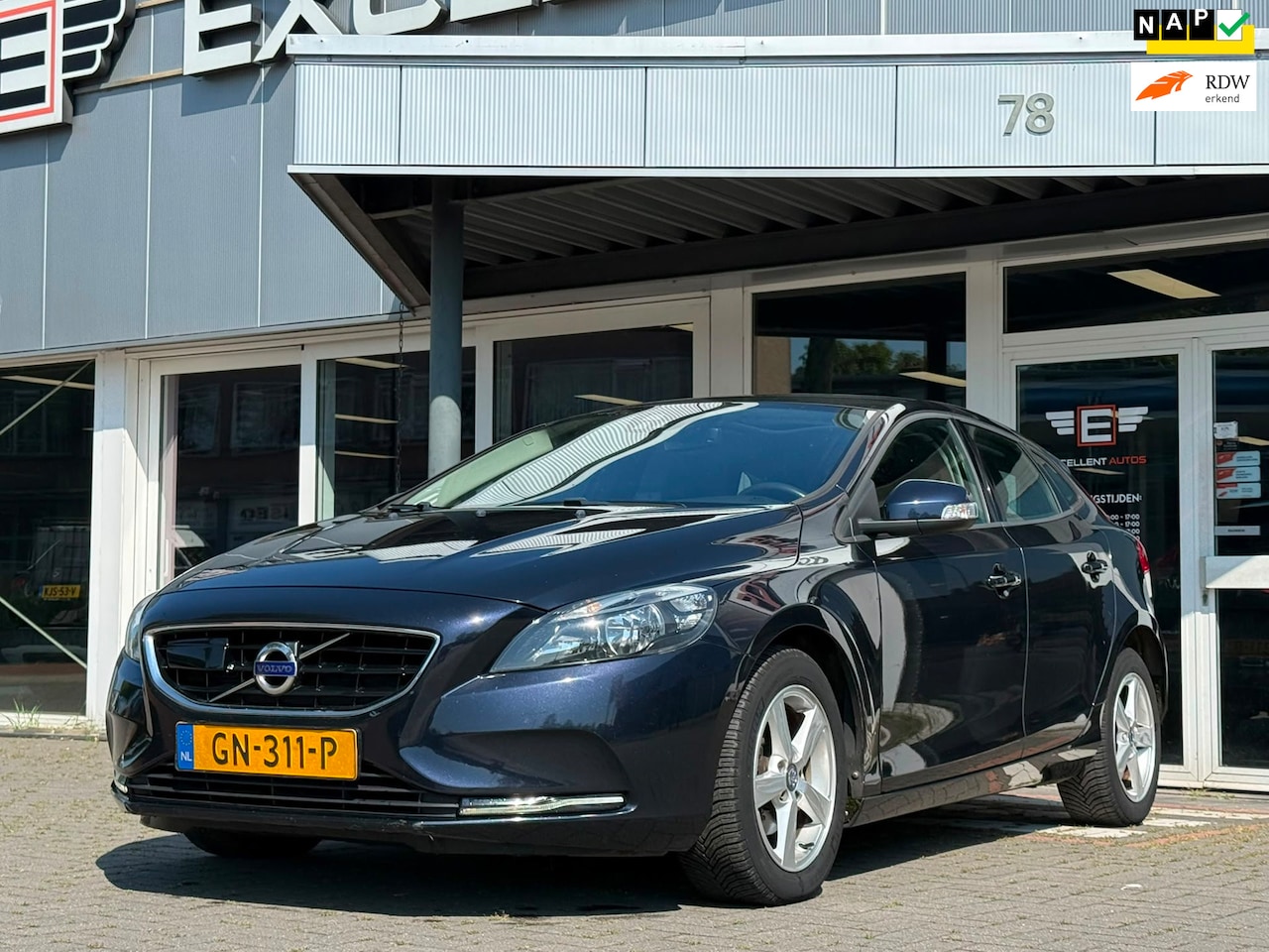 Volvo V40 - 2.0 D2 Kinetic Business | Panoramadak | Navigatie - AutoWereld.nl