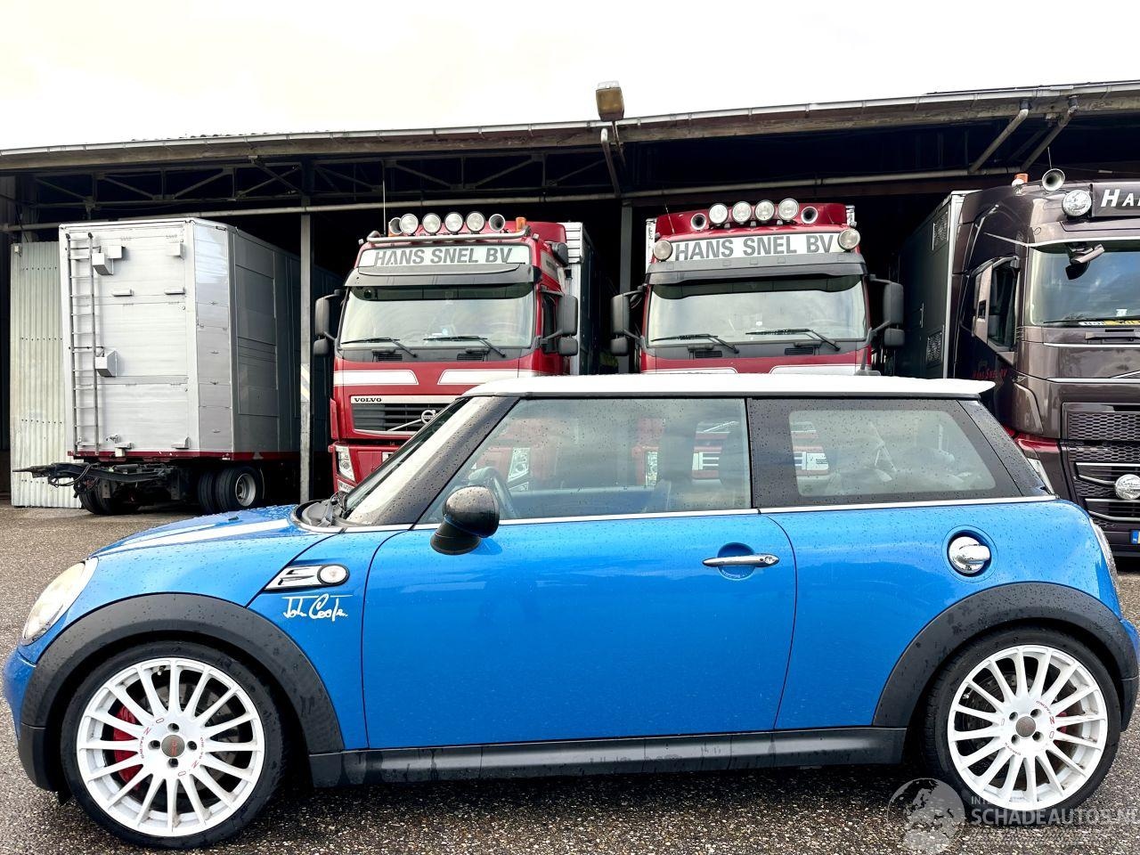MINI John Cooper Works - S 1.6 Cooper Chili 211pk 6-bak - panorama - leer - oz racing - harman/kardon - clima - AutoWereld.nl