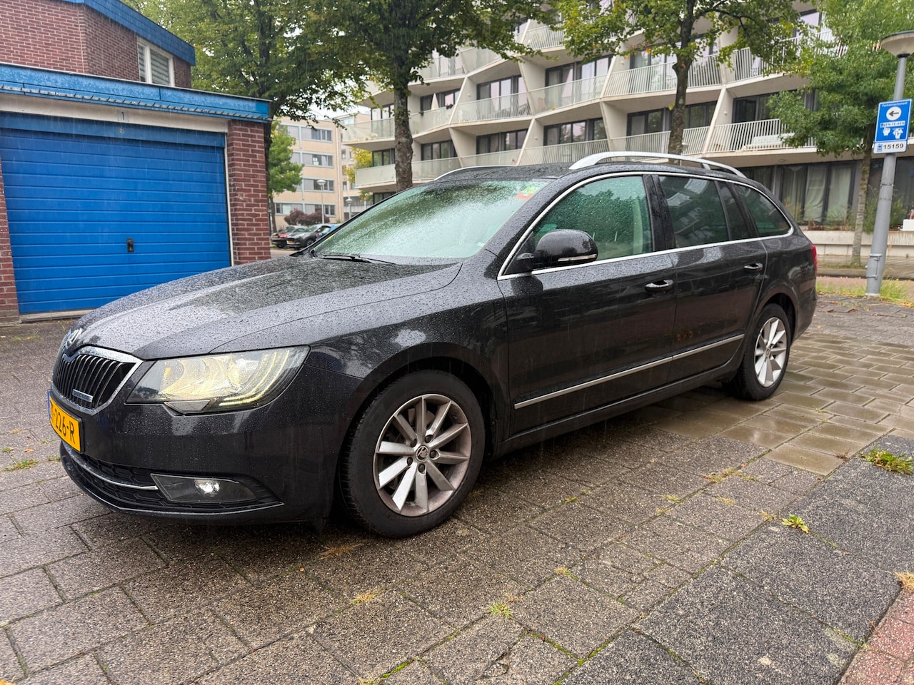 Skoda Superb Combi - 1.6 TDI Champs Elysees 1.6 TDI Champs Elysees - AutoWereld.nl