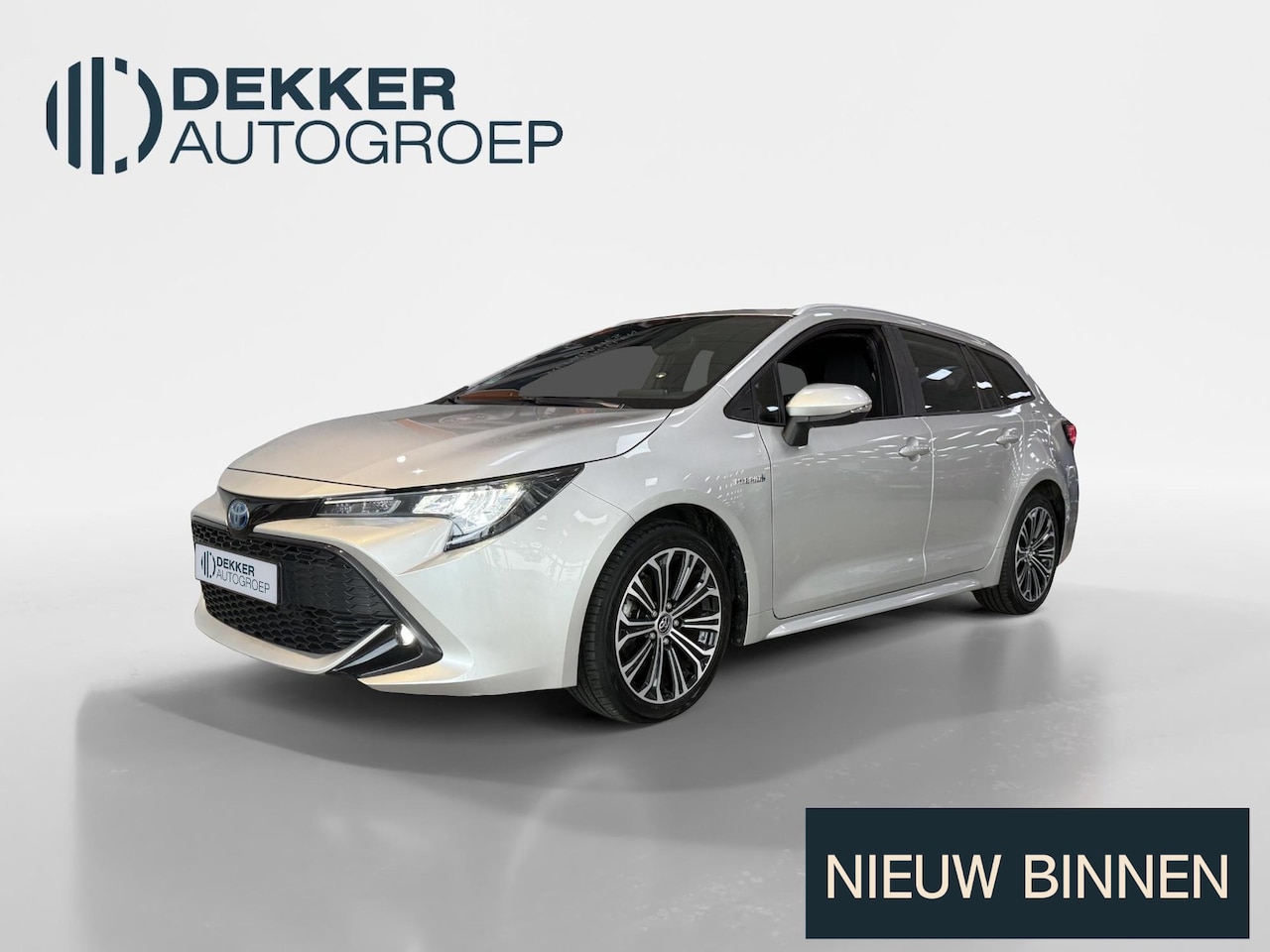 Toyota Corolla Touring Sports - 1.8 Hybrid First Edition Trekhaak! - AutoWereld.nl