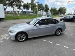 BMW 3-serie - 320i Business Line