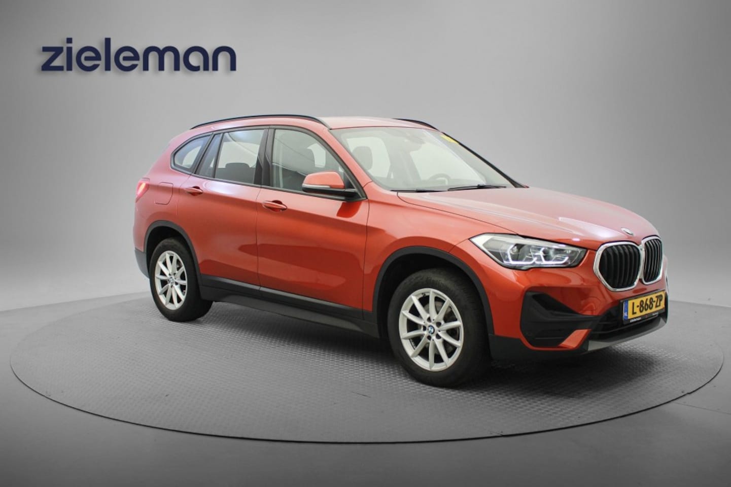 BMW X1 - sDrive18i Business Edition Automaat - Navi, Camera, Headup Display, Cruise - AutoWereld.nl