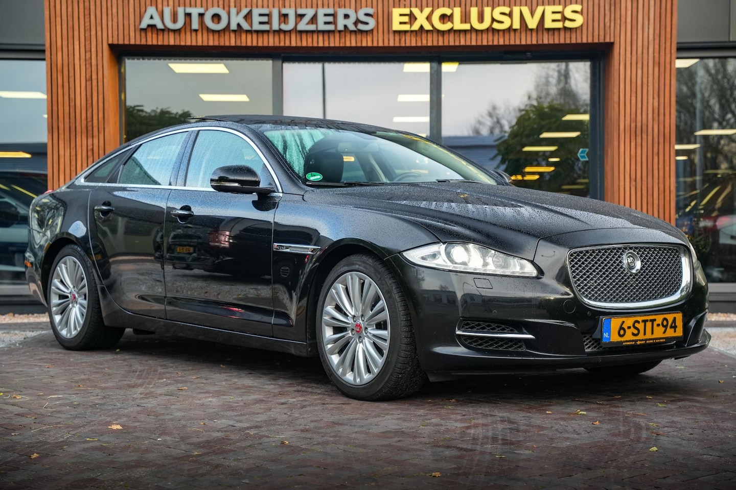 Jaguar XJ - 3.0 V6D Portfolio Panodak Leer Navigatie Camera Cruise Clima - AutoWereld.nl