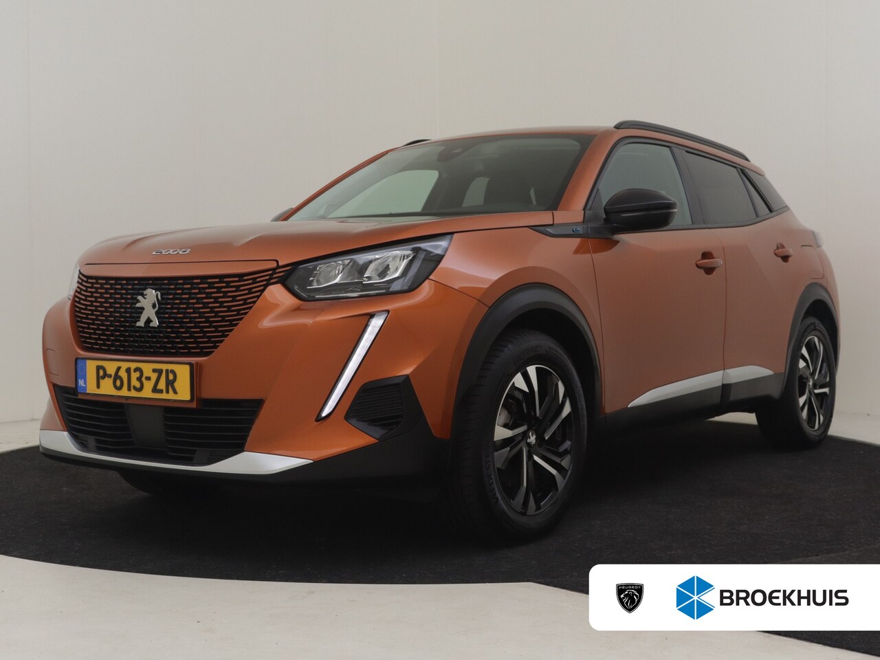 Peugeot e-2008 - EV Allure Pack 50 kWh 136PK | Achteruitrijcamera | Navigatie | Apple carplay Android auto - AutoWereld.nl