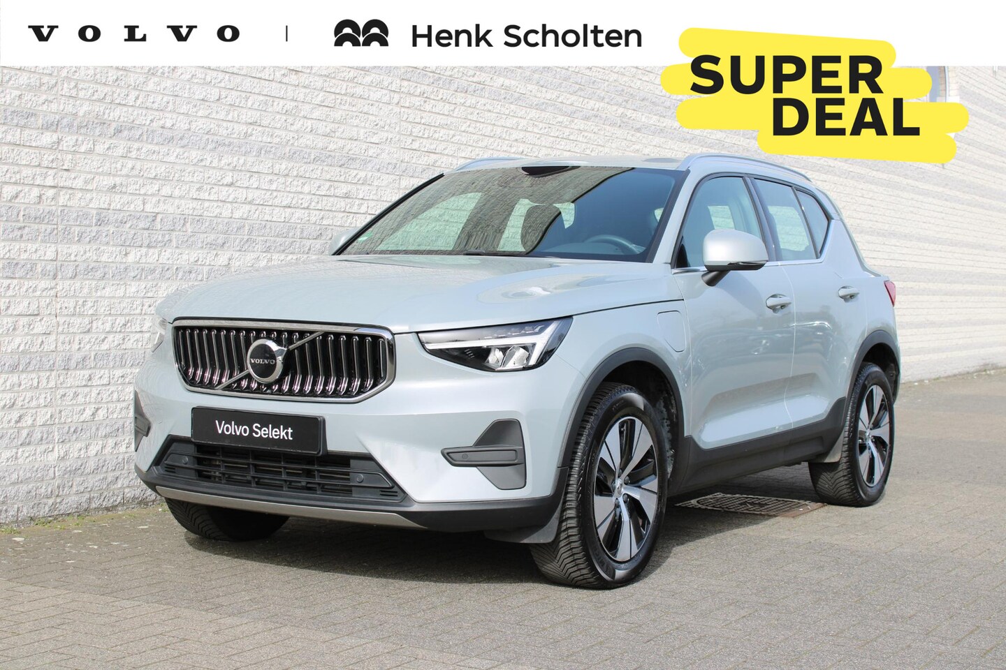 Volvo XC40 - 1.5 T4 Plug-in hybrid Core Bright | Achteruitrijcamera | Parkeersensoren voor & achter | C - AutoWereld.nl