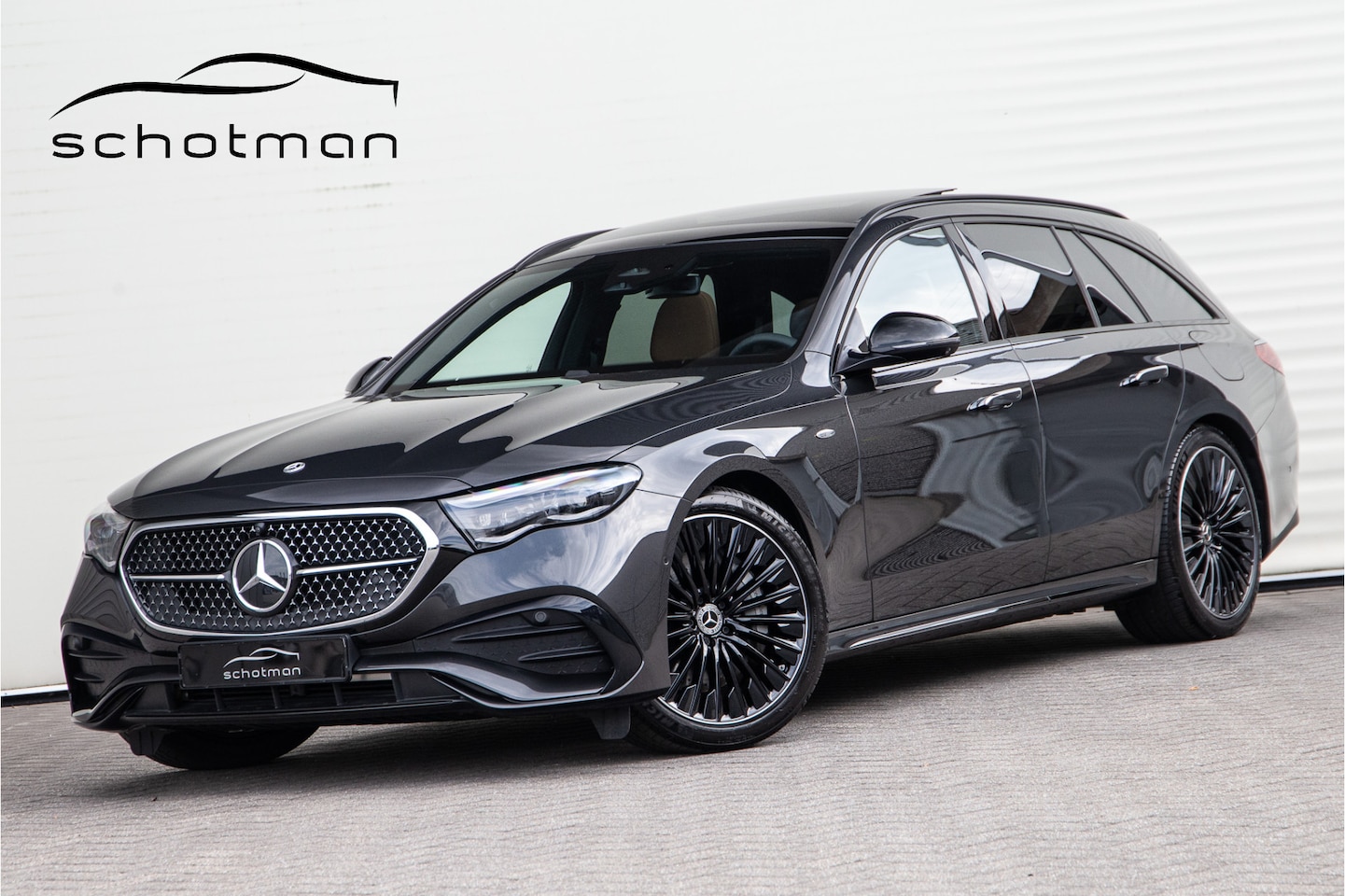 Mercedes-Benz E-klasse Estate - 300 e AMG Premium, Hyperscreen, Pano, Nightpakket, Distronic, 20" - AutoWereld.nl