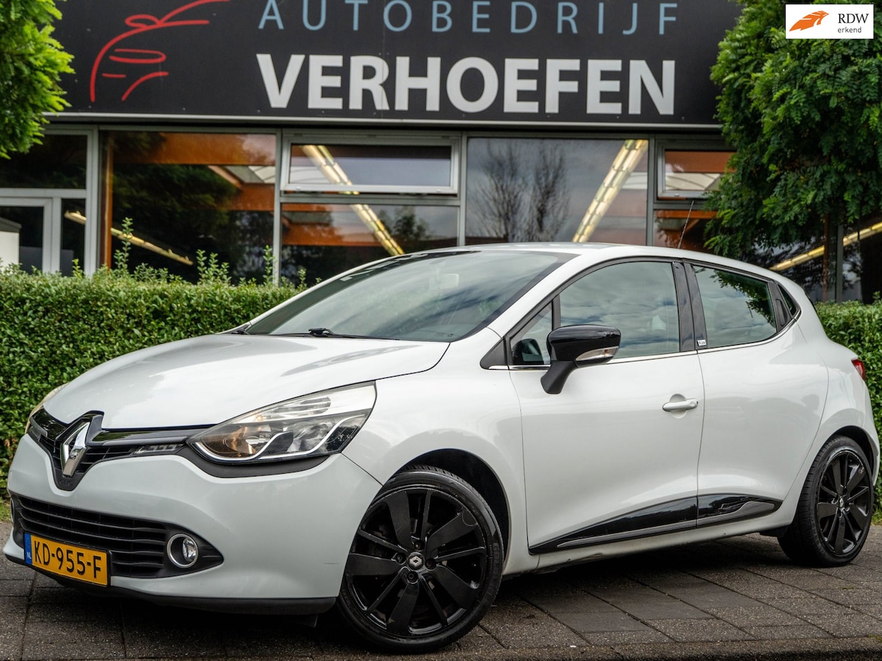 Renault Clio - 0.9 TCe Authentique | BOSE AUDIO | R-LINK | TREKHAAK | AIRCO | ELEKTR RAMEN | 5 DEURS | NA - AutoWereld.nl