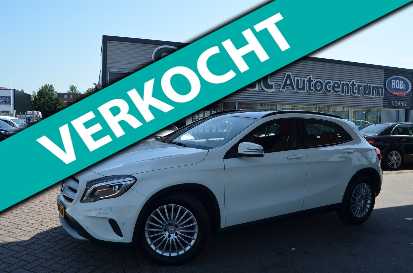 Mercedes-Benz GLA-Klasse - 200 Ambition| WIT | PANO-DAK|ROOD LEDER|112000KM|NAVI| - AutoWereld.nl