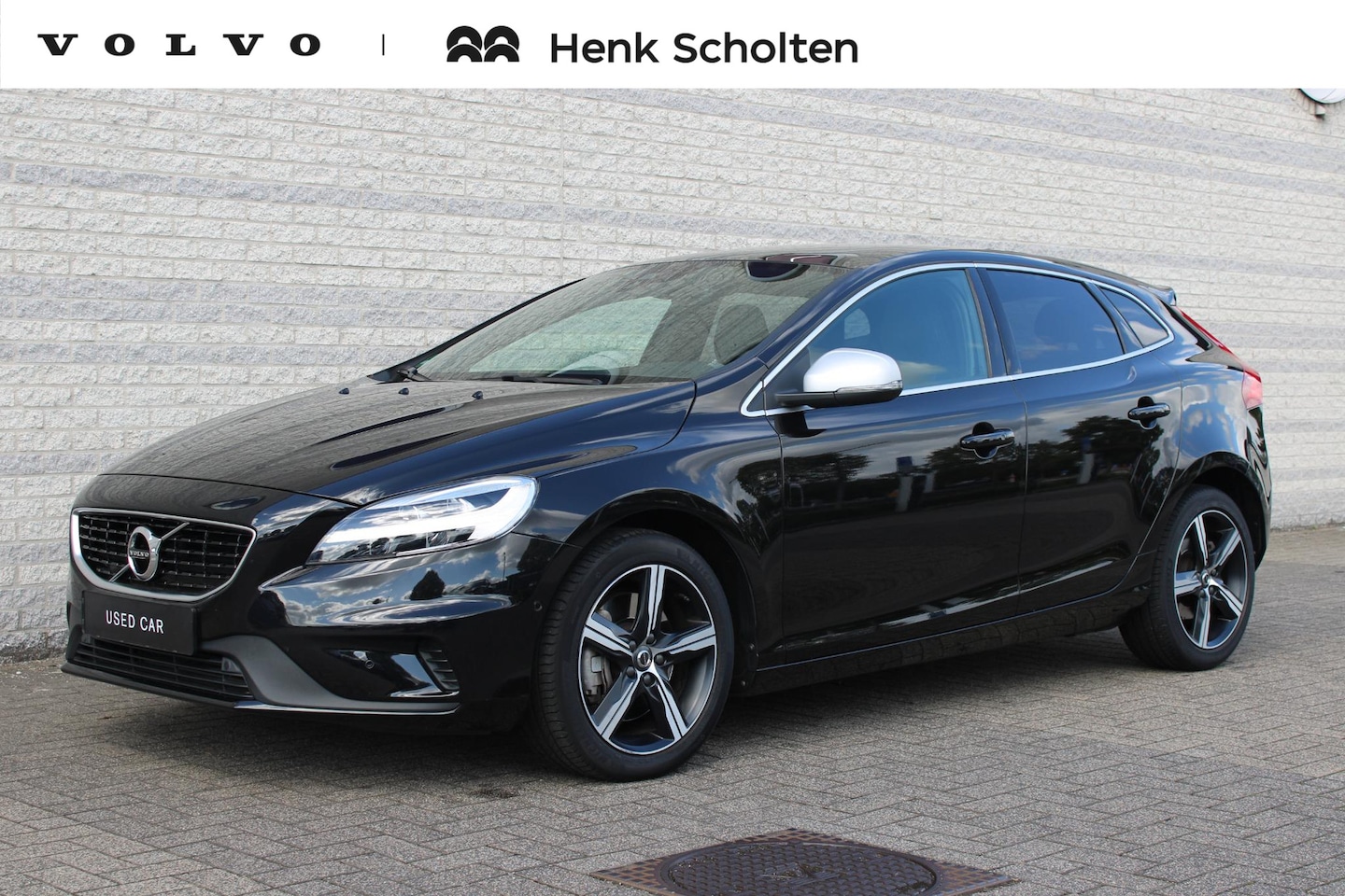 Volvo V40 - 1.5 T3 Polar+ Sport Dealeronderhouden | Panoramadak | Achteruitrijcamera | Voorstoelen ver - AutoWereld.nl