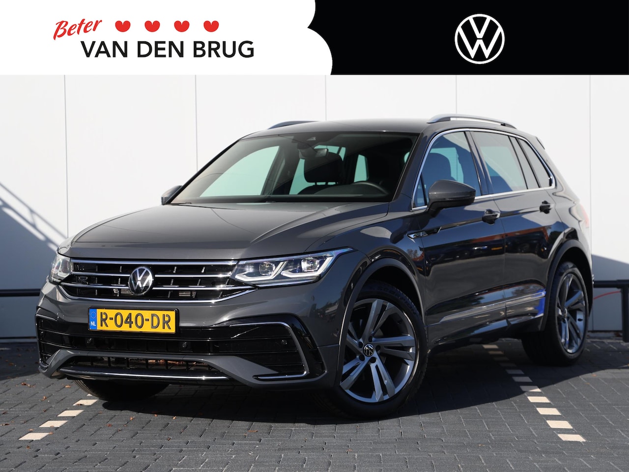 Volkswagen Tiguan - 1.5 TSI R-Line Business 150 pk DSG | Camera | Trekhaak | Navigatie | LED Matrix | Stoel- e - AutoWereld.nl