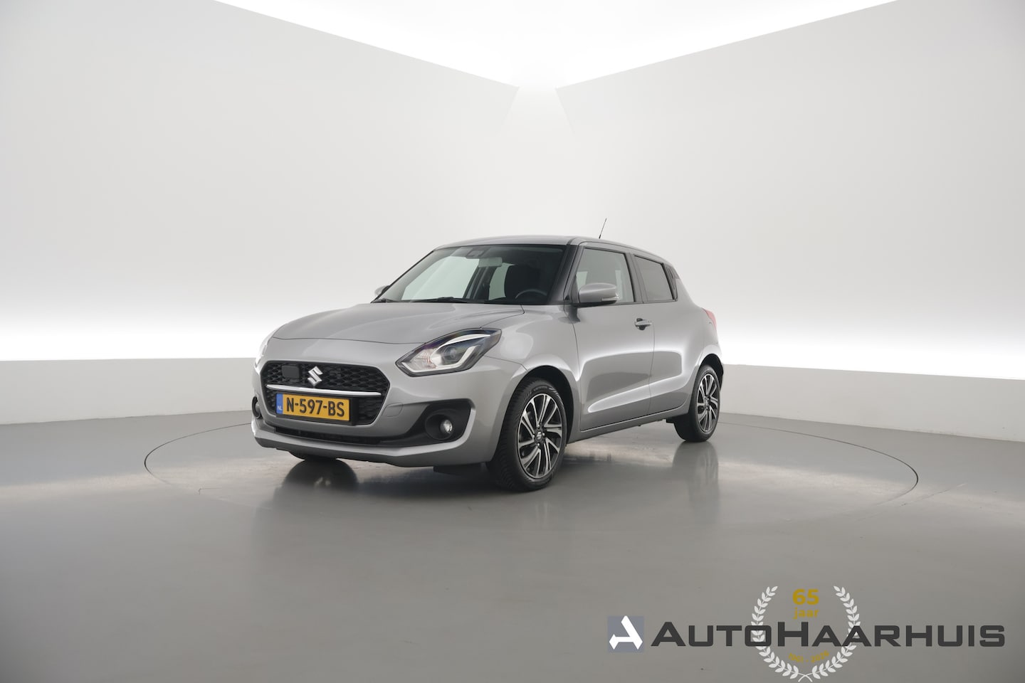 Suzuki Swift - 1.2 Style Smart Hybrid | Camera | Adapt. Cruise | Dodehoek | Stoelverw. | NAV+Carplay | Ke - AutoWereld.nl