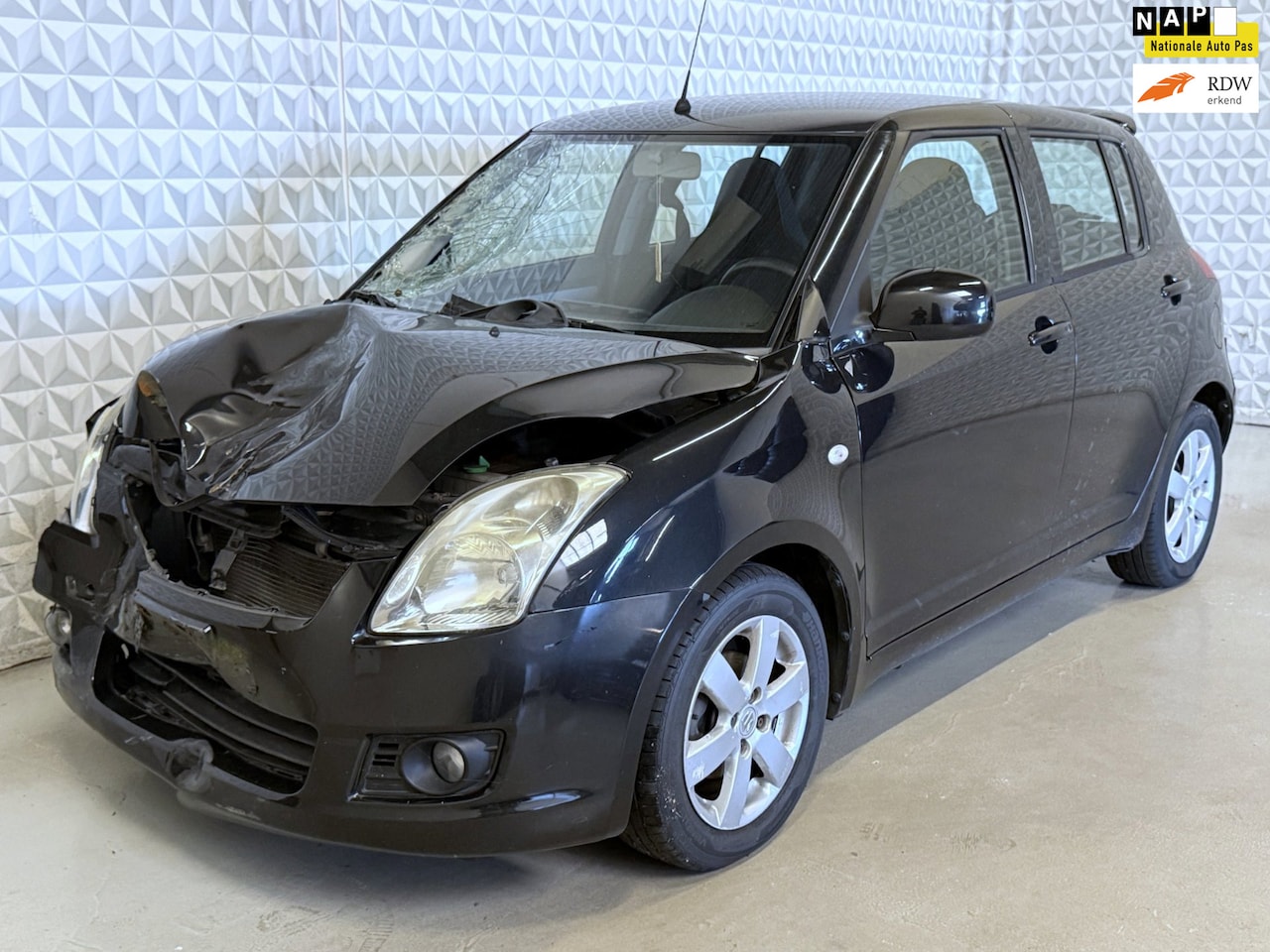 Suzuki Swift - 1.3 Bandit / SCHADE AUTO! 147.000km (2008) - AutoWereld.nl