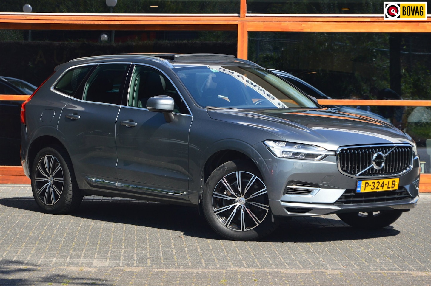 Volvo XC60 - T8 HYbride AWD Inscription | Panoramadak | Stoel + Stuur verwarmd | Trekhaak 2100kg | Adap - AutoWereld.nl
