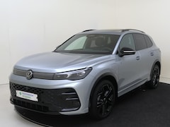 Volkswagen Tiguan - 1.5 eHybrid R-Line Business | Lederen bekleding | Electrische stoelbediening | 20" velgen