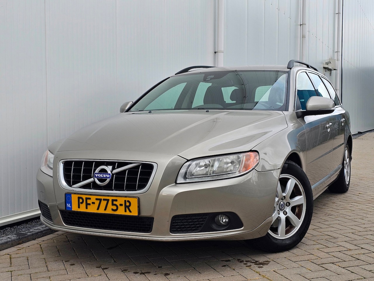 Volvo V70 - 1.6 D2 Ocean Race AUTOMAAT bj 2013 Nette auto! boekjes aanwezig! - AutoWereld.nl