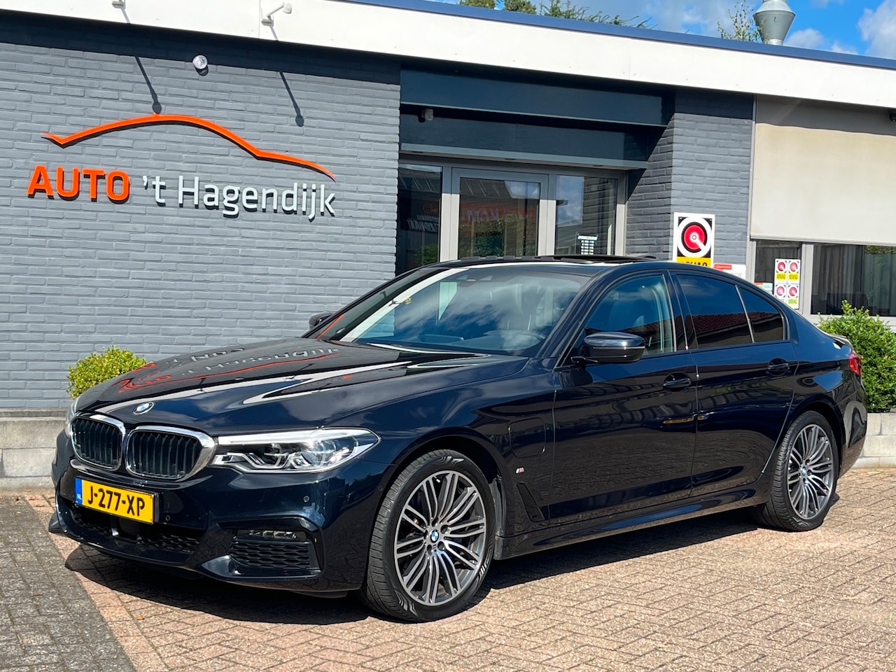 BMW 5-serie - 530e xDrive M-Sport HE pano 19" HUD leder - AutoWereld.nl