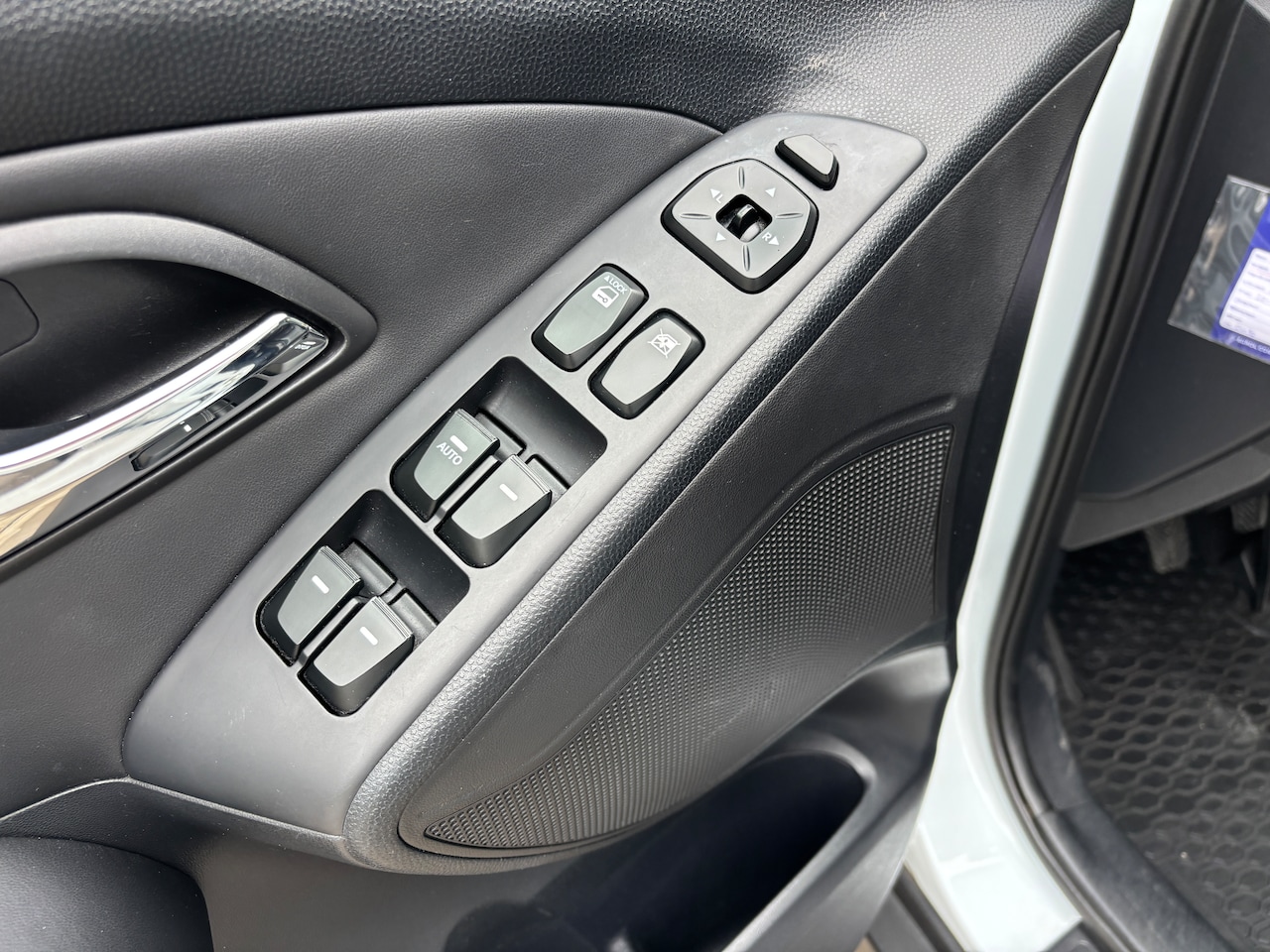 Hyundai ix35 - 2.0i i-Catcher | Pano. Leder. Trekhaak (1900kg). Navi.