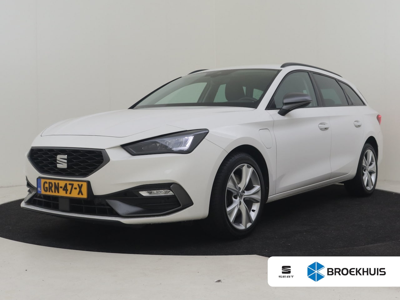 SEAT Leon Sportstourer - 1.4 TSI eHybrid PHEV FR Business Intense | Trekhaak uitklapbaar | Achteruitrijcamera | Sto - AutoWereld.nl