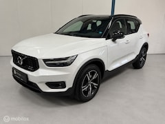 Volvo XC40 - 2.0 T4 AWD R-Design AUTOMAAT / CARPLAY
