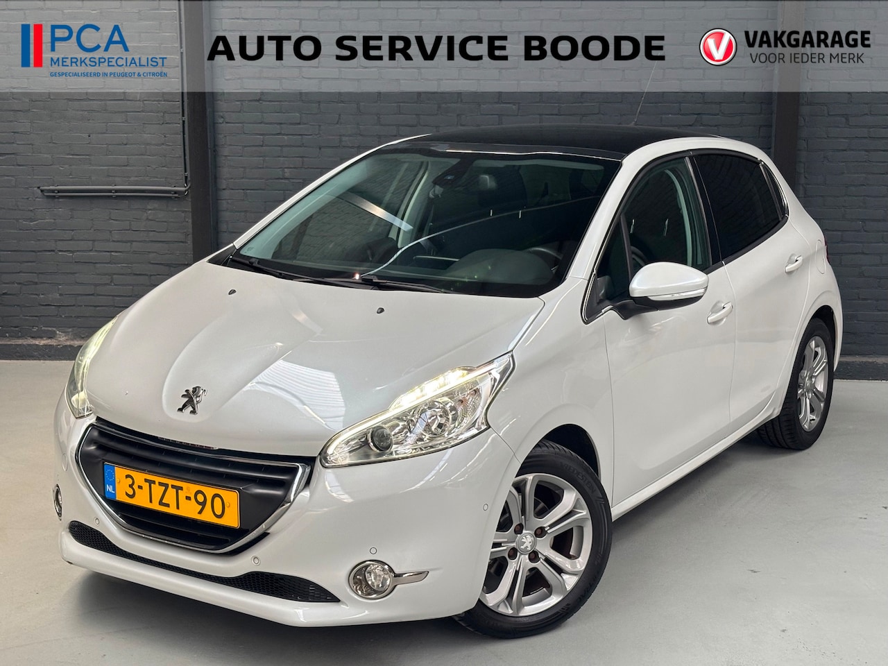 Peugeot 208 - 5-deurs 1.2 (82 pk) Allure - panoramadak - sportstoelen - inparkeerhulp - AutoWereld.nl
