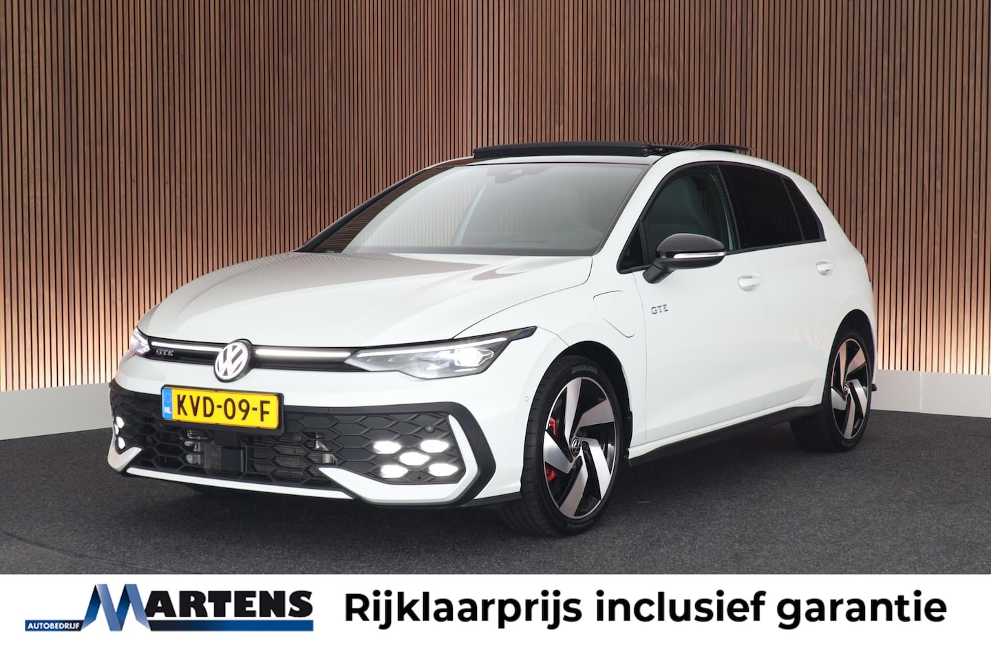Volkswagen Golf - 1.5 272pk eHybrid GTE Black Style Trekhaak Camera Leder Memory HUD Keyless Stoelventilatie - AutoWereld.nl