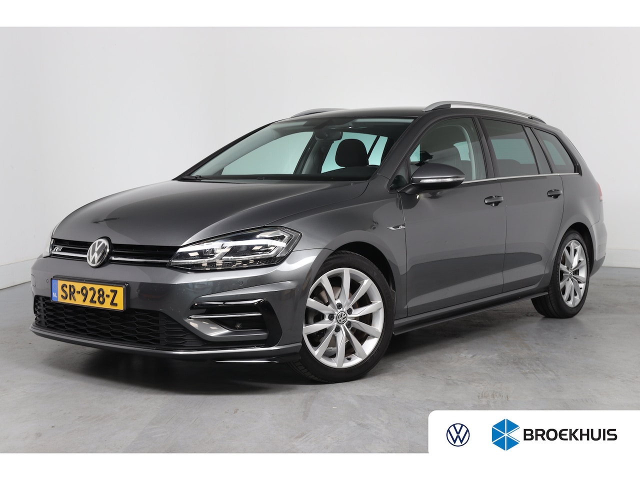 Volkswagen Golf Variant - 1.5 TSI Highline Business R | Virtual | Cruise Adaptive | Stoelverwarming | Camera | Clima - AutoWereld.nl