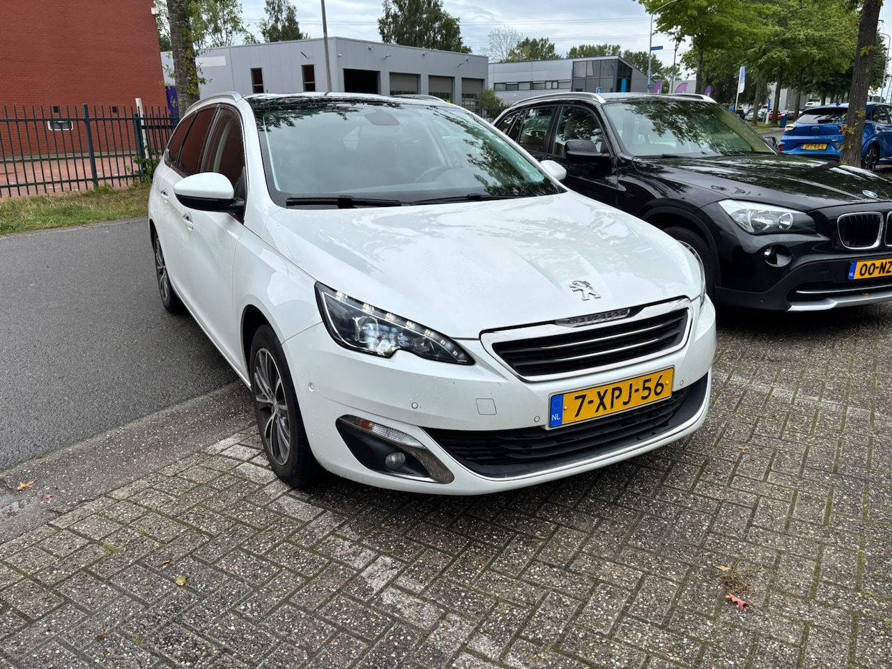 Peugeot 308 SW - BWJ 2014 1.2 131 PK e-THP Allure AUTOMAAT | TREKHAAK | KEYLESS | NAVI | CLIMA | CRUISE | C - AutoWereld.nl