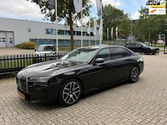 BMW i7 - XDrive60 106 kWh/BTW|NAP|MASSAGE|PANO|SKYLOUNGE|VOLL
