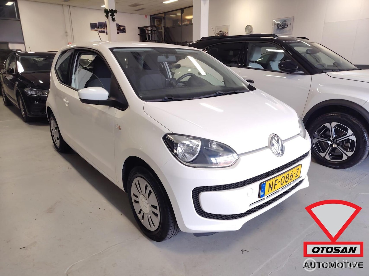 Volkswagen Up! - 1.0 high up! BlueMotion NAP! Airco! Navigatie - AutoWereld.nl