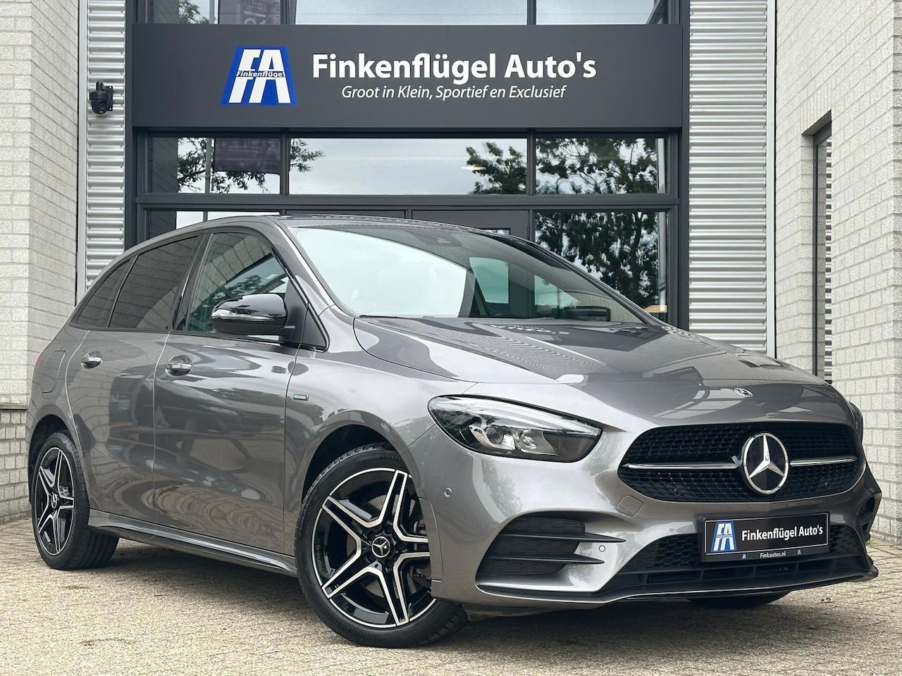 Mercedes-Benz B-klasse - B250 e AMG-line Night 1ste eig.|Camera |Sfeer |Led |Carplay | - AutoWereld.nl