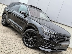 Volkswagen Touareg - 3.0 TSi eHybrid R 462Pk Black Dyn Pano 21Inch