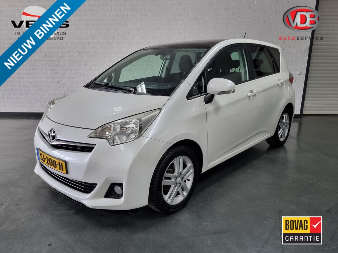 Toyota Verso S - 1.3 VVT-i Dynamic / Pano / Trekhaak - AutoWereld.nl