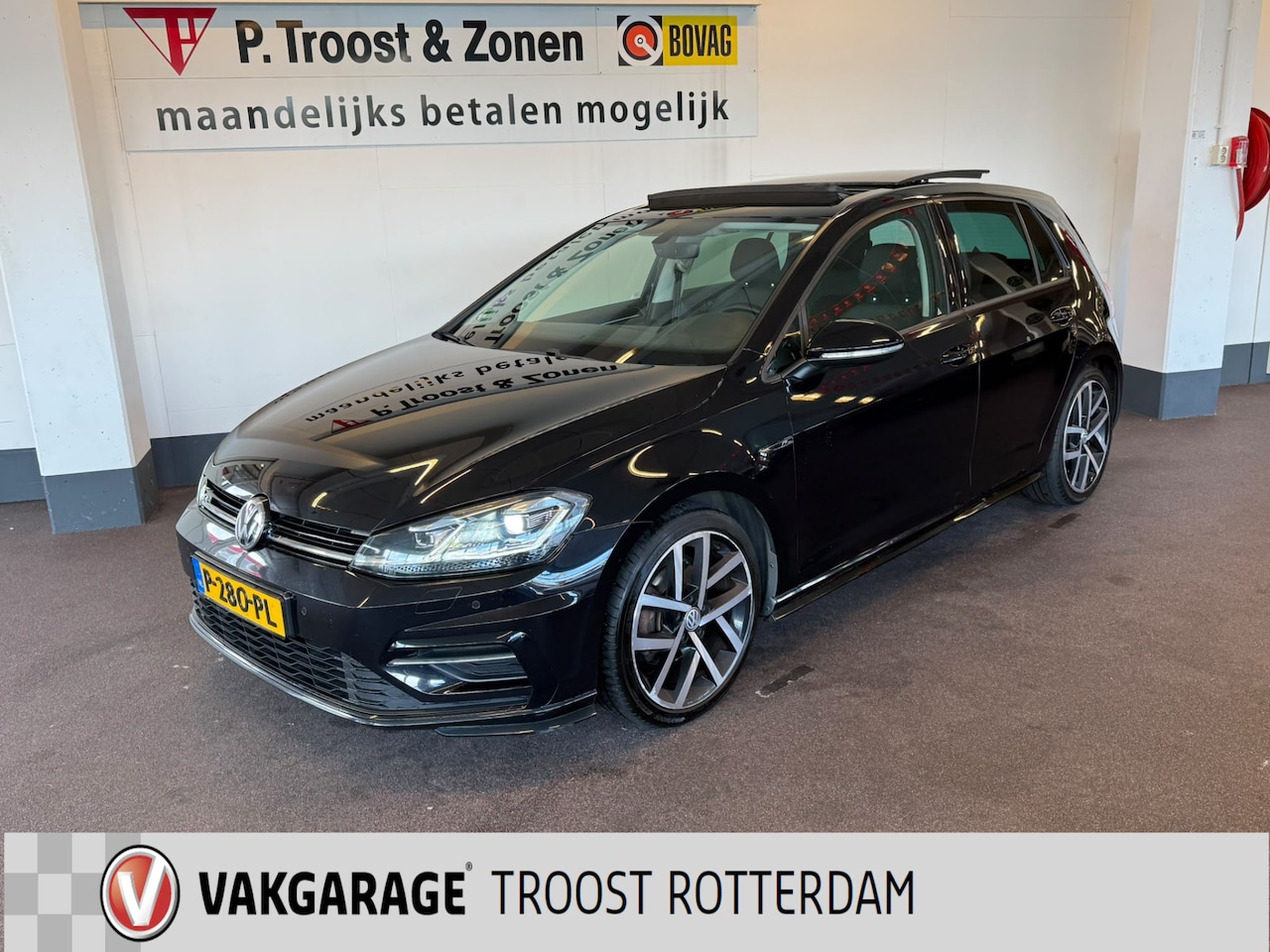 Volkswagen Golf - 1.5 TSI Highline R-Line Automaat | Panoramadak | Digital dashboard | Stoelmassage+Verwarmi - AutoWereld.nl