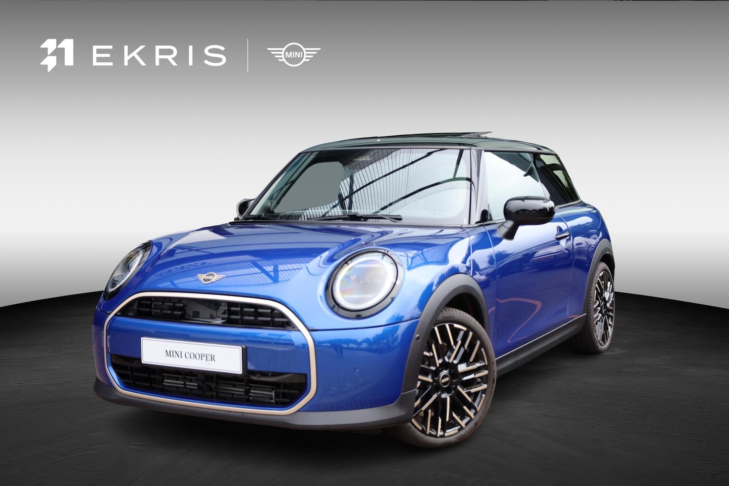 MINI 3-Deurs - Cooper C | Favoured Uitvoering + Pakket M - AutoWereld.nl